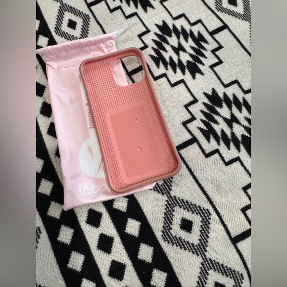 Loopy Case - Picture 2 of 6